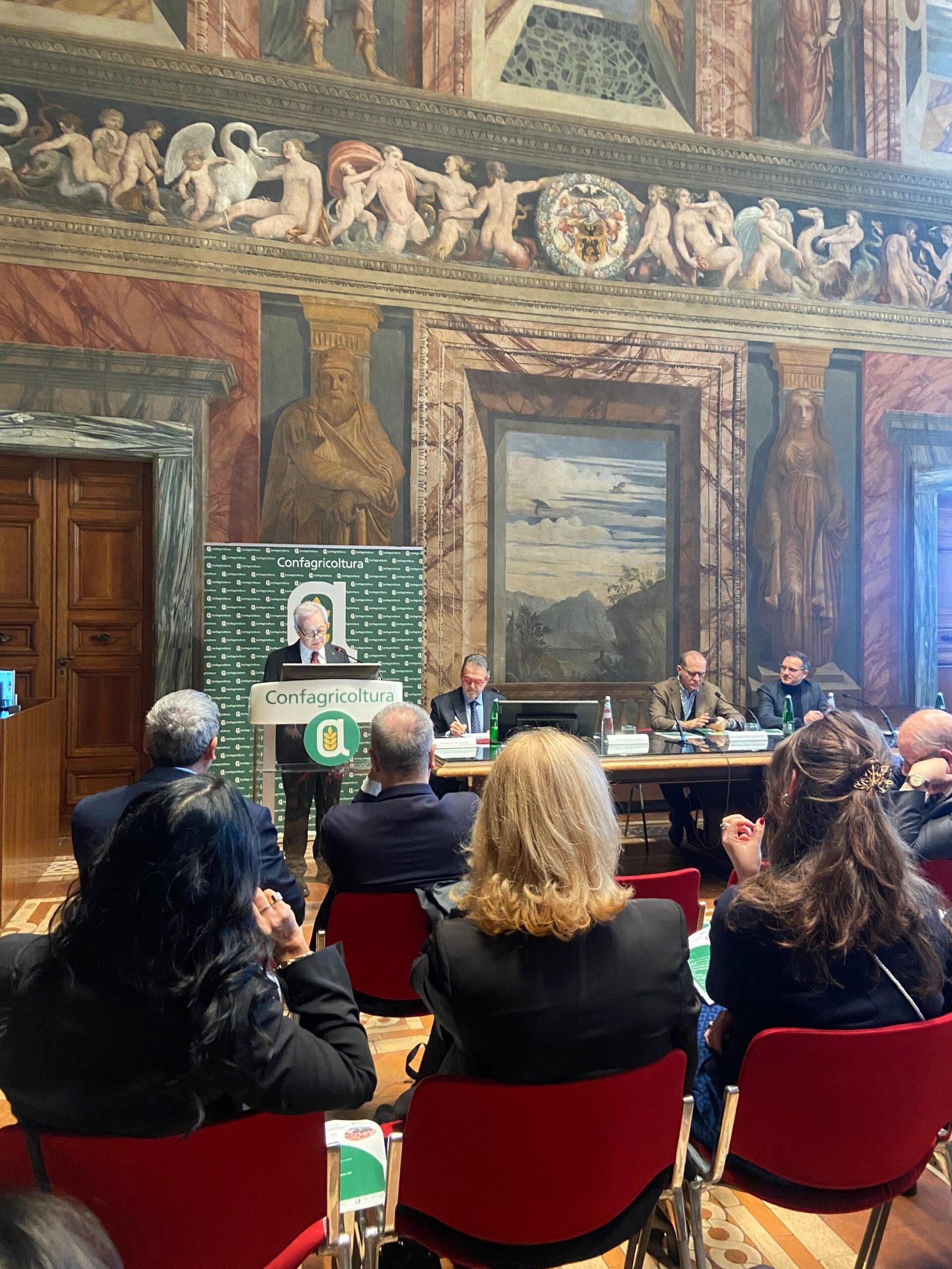 PREMIATI VINCITORI di "COLTIVIAMO AGRICOLTURA SOCIALE" di confagricoltura, Senior L'eta' della Saggezza Onlus e reale foundation